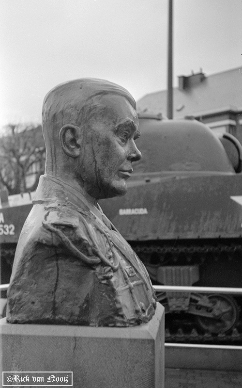 AT151204.jpg