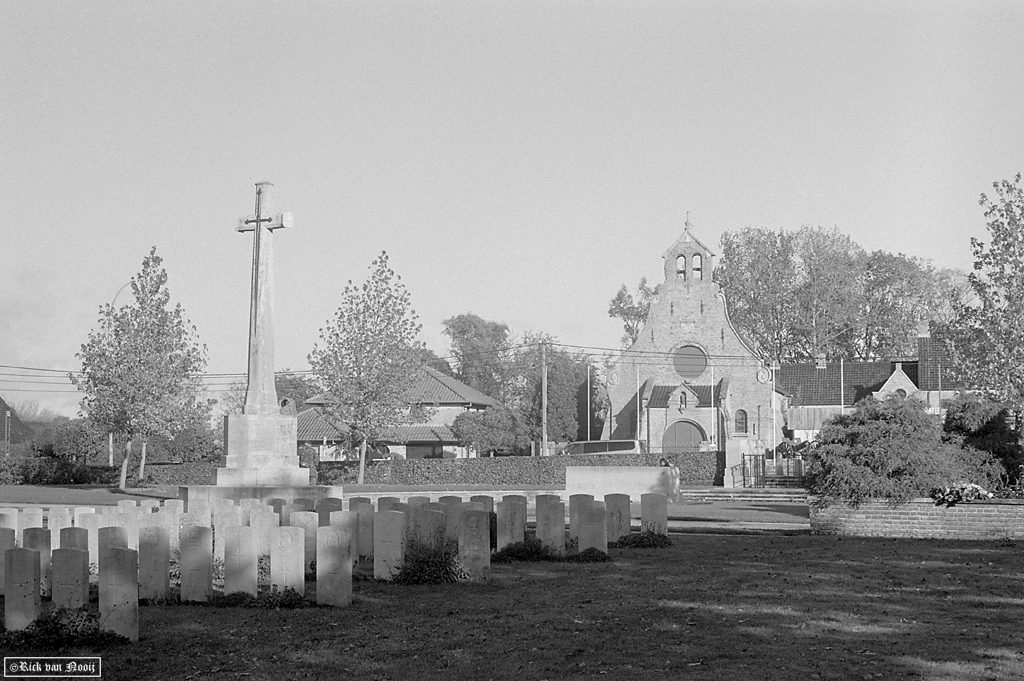 Leica IIIg, 50/2 Summicron, Double-X

