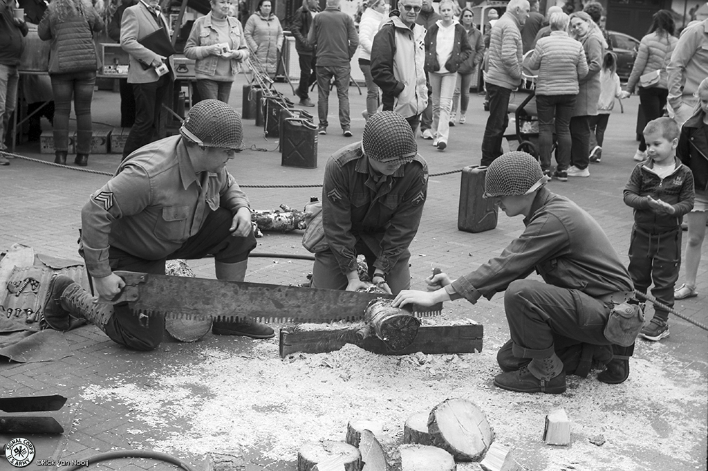 Leica IIIc-sync, 50/1.5 Xenon, Rollei Retro 80s
