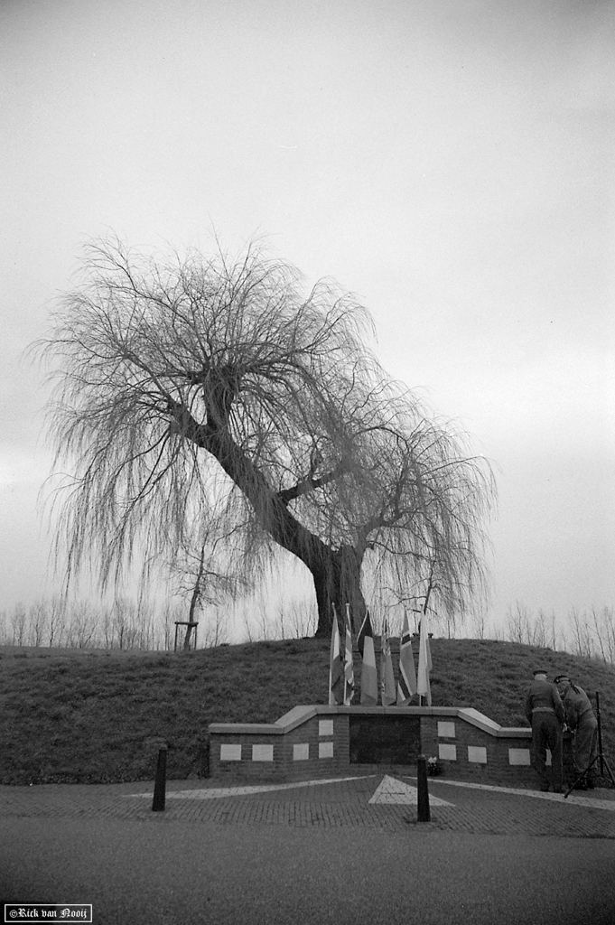 Leica IIIc, W-Komura 28mm f/3.5
