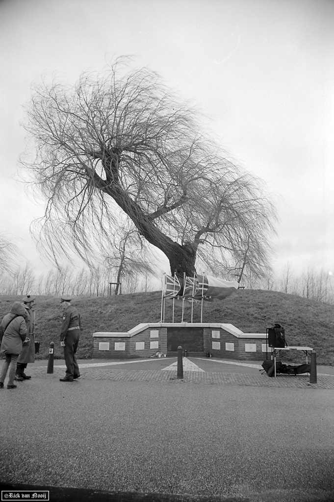 Leica MD-2, W-Komura 28mm f/3.5, Fomapan 100
