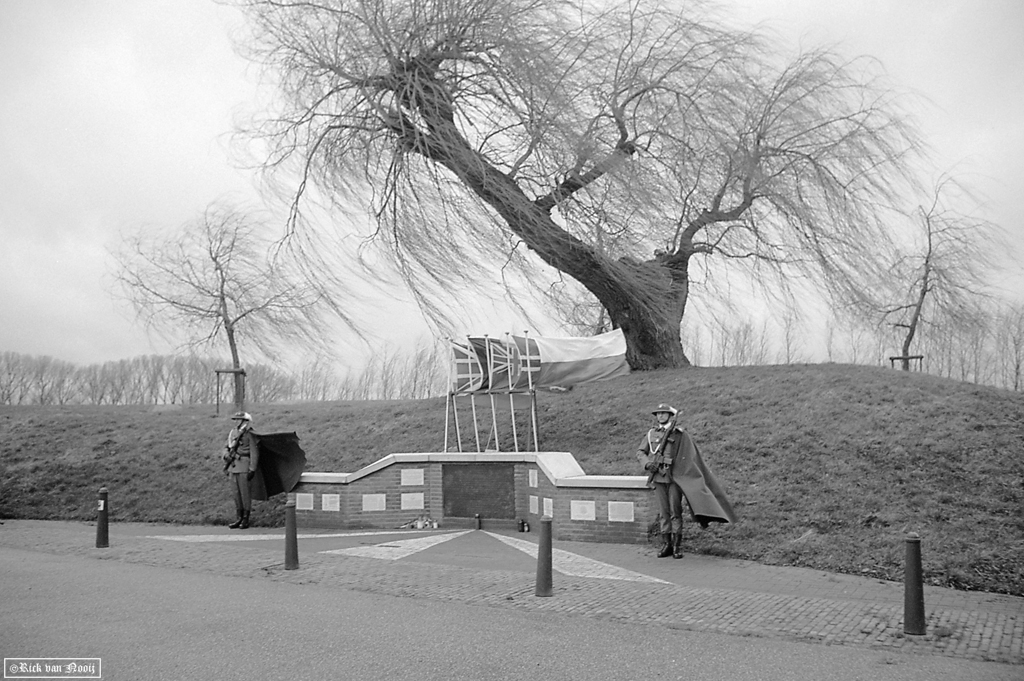 Leica MD-2, W-Komura 28mm f/3.5, Fomapan 100
