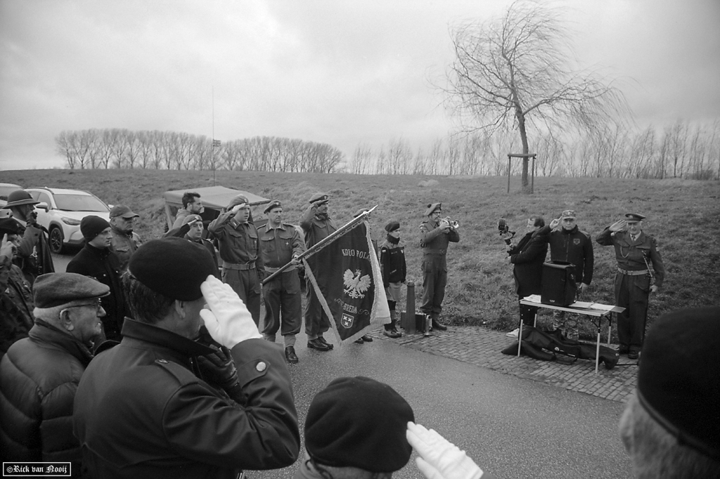 Leica MD-2, W-Komura 28mm f/3.5, Fomapan 100
