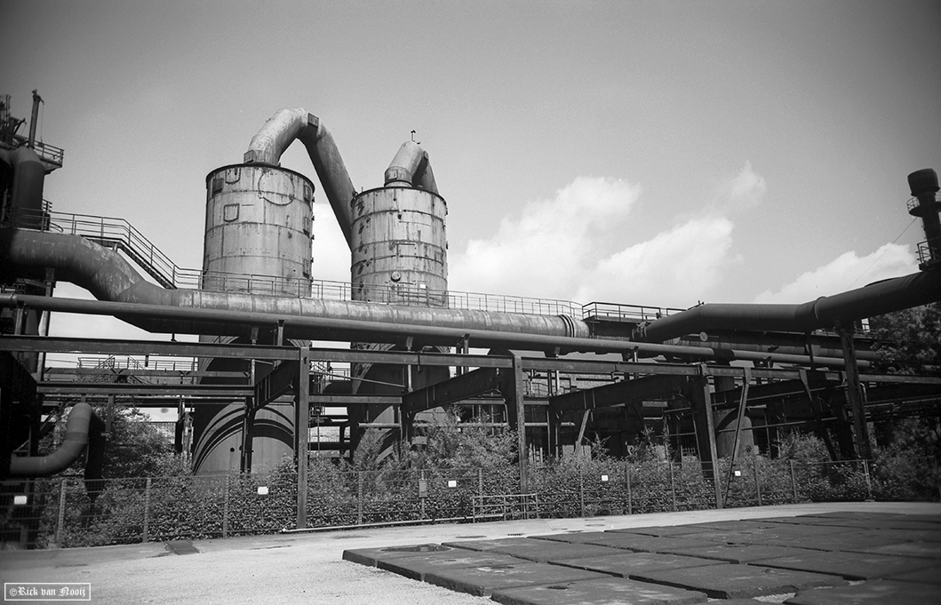 Leica IIIc, Leitz 28mm f/6.3 Hektor, Rollei Retro 80s
