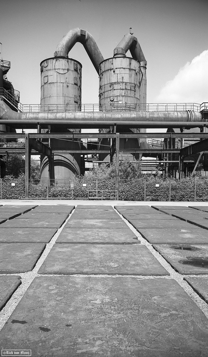 Leica IIIc, Leitz 28mm f/6.3 Hektor, Rollei Retro 80s
