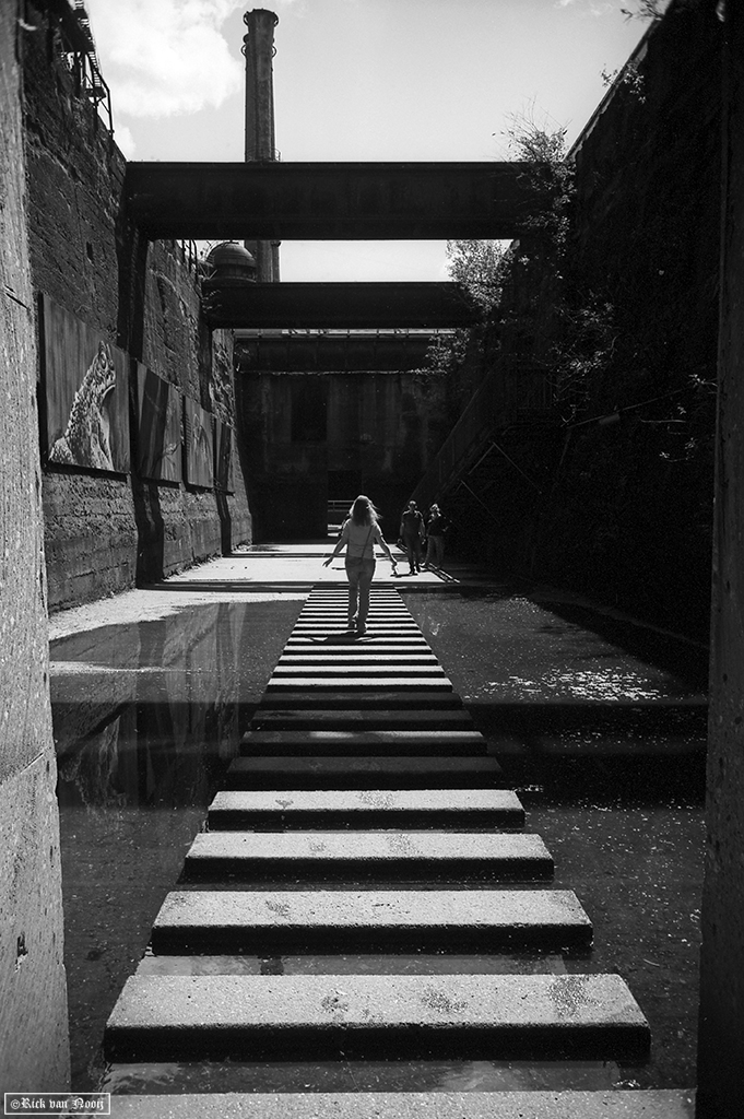 Leica IIIc, Leitz 28mm f/6.3 Hektor, Rollei Retro 80s
