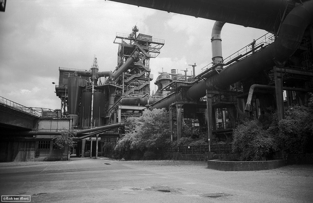 Leica IIIc, Leitz 28mm f/6.3 Hektor, Rollei Retro 80s
