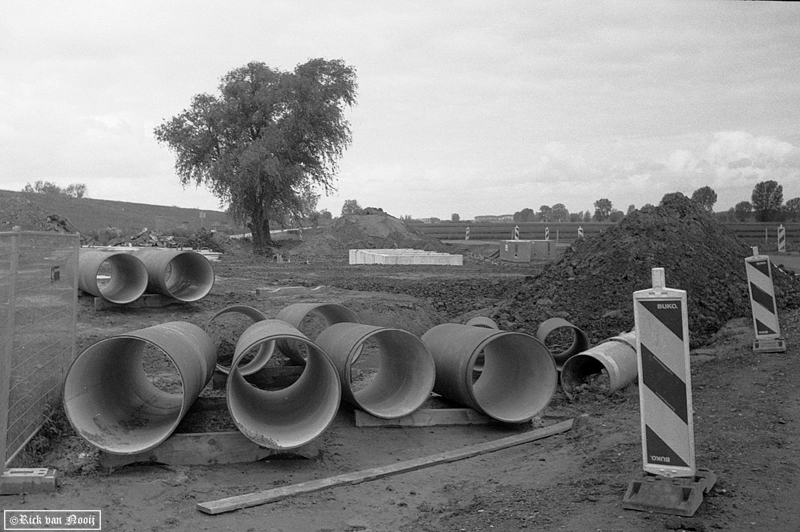 Leitz 3.5cm f/3.5 Elmar, APX 100
