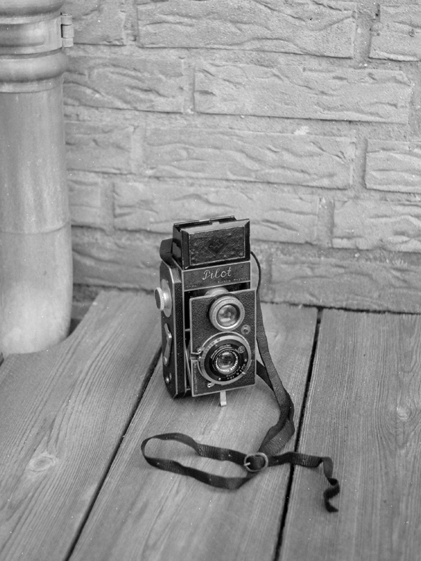 Test of Jon's Leica III, 5cm Elmar, Fomapan 100

