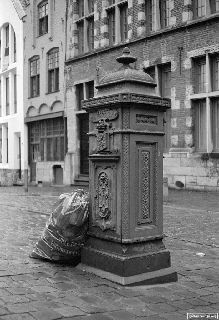 Yashica Lynx-1000, 45mm f/1.8 Yashinon, Double-X
