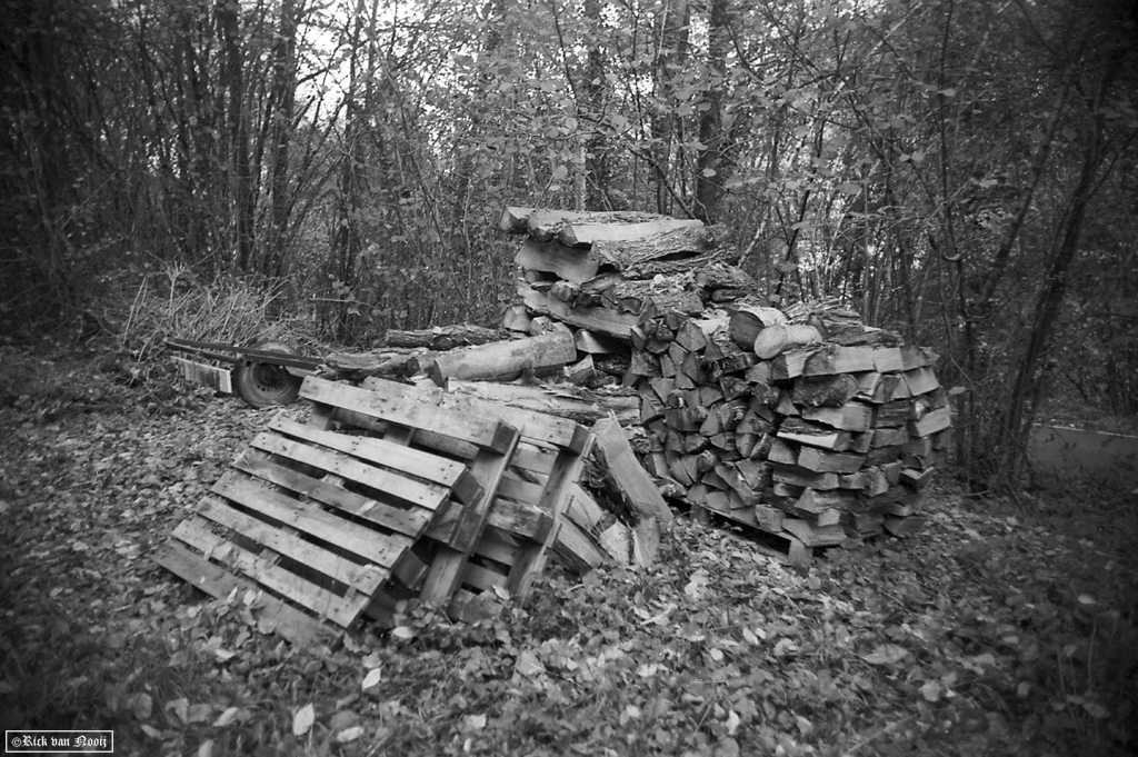 Leica IIIc, W-Komura 28mm f/3.5, Exp. Agfa APX100
