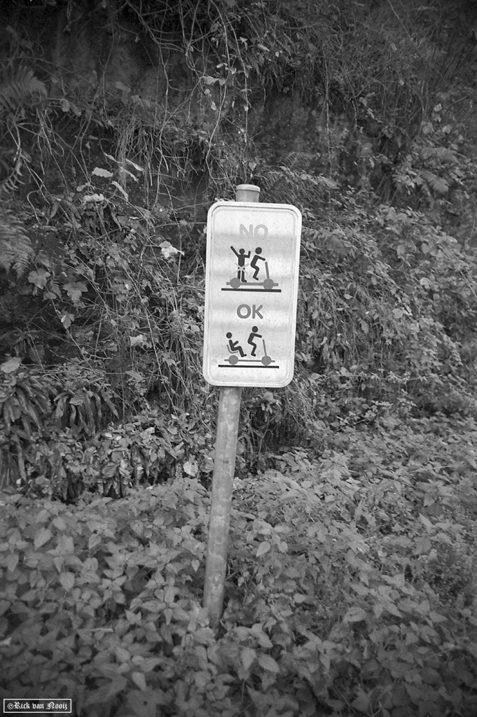 Leica IIIc, W-Komura 28mm f/3.5, Exp. Agfa APX100

