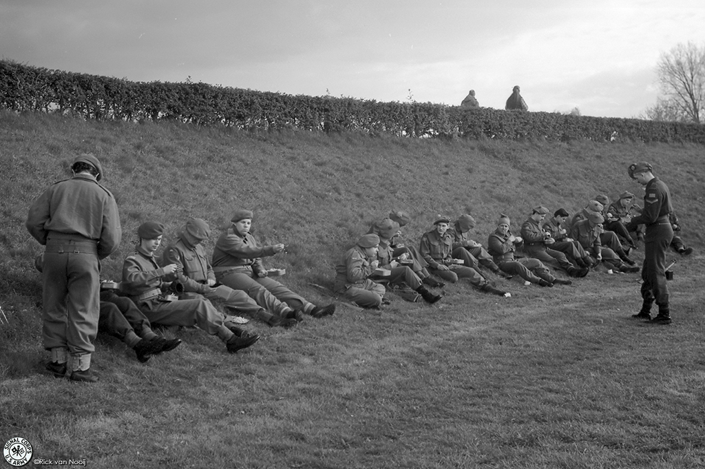 Leica IIIc, 50/2 Summitar, Y2 Filter, Rollei Retro 80s
