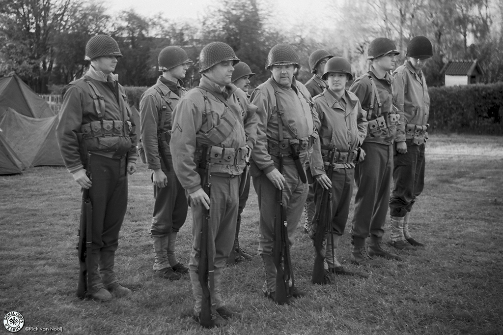 Leica IIIc, 50/2 Summitar, Y2 Filter, Rollei Retro 80s
