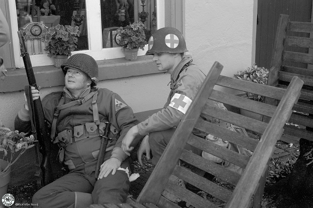 Leica IIIc, 50/2 Summitar, Y2 Filter, Rollei Retro 80s
