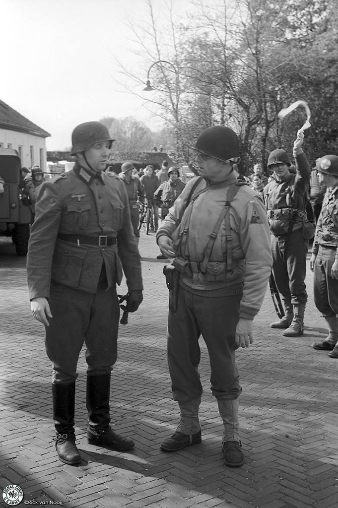 Leica IIIc, 50/2 Summitar, Y2 Filter, Rollei Retro 80s
