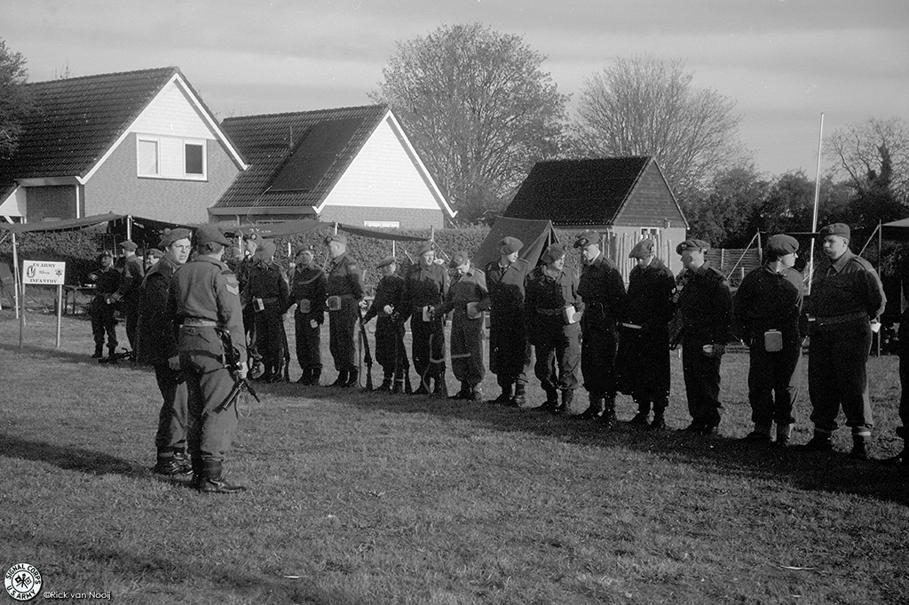 Zeiss Contax II, 50/1.5 Sonnar, Y2 filter, Fomapan 100
