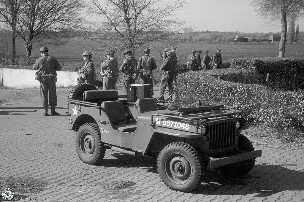 Zeiss Contax II, 50/1.5 Sonnar, Y2 filter, Fomapan 100
