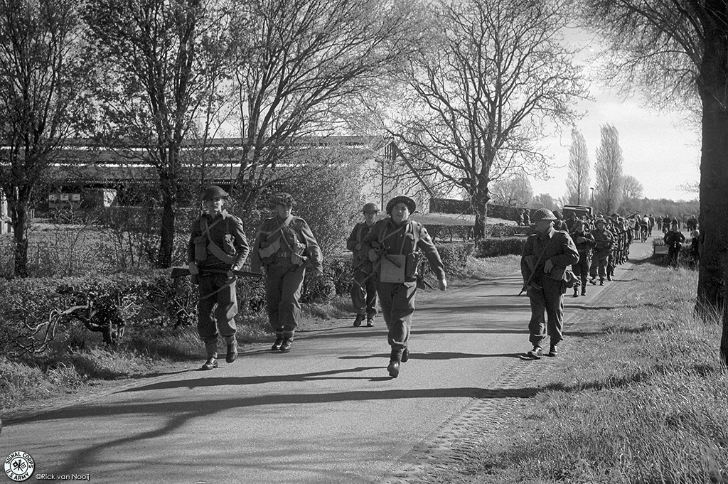 Zeiss Contax II, 50/1.5 Sonnar, Y2 filter, Fomapan 100
