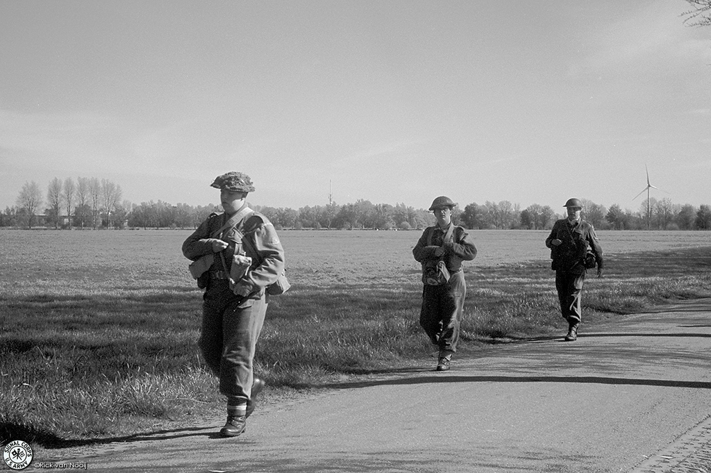 Zeiss Contax II, 50/1.5 Sonnar, Y2 filter, Fomapan 100
