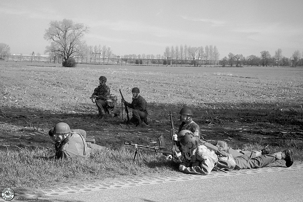 Zeiss Contax II, 50/1.5 Sonnar, Y2 filter, Fomapan 100
