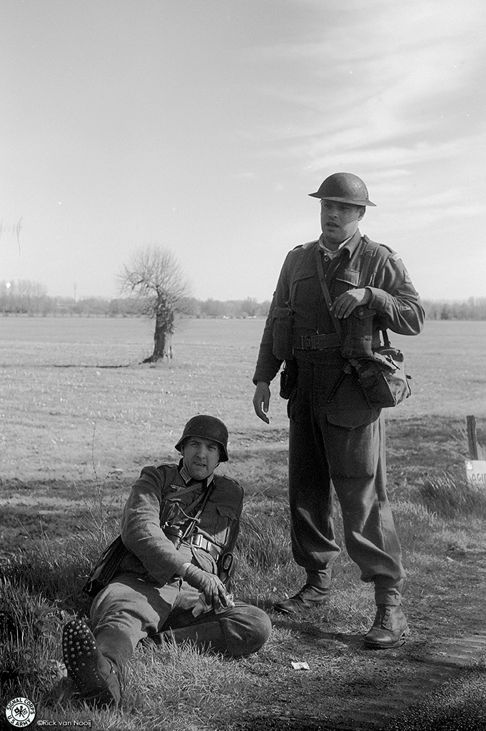 Zeiss Contax II, 50/1.5 Sonnar, Y2 filter, Fomapan 100
