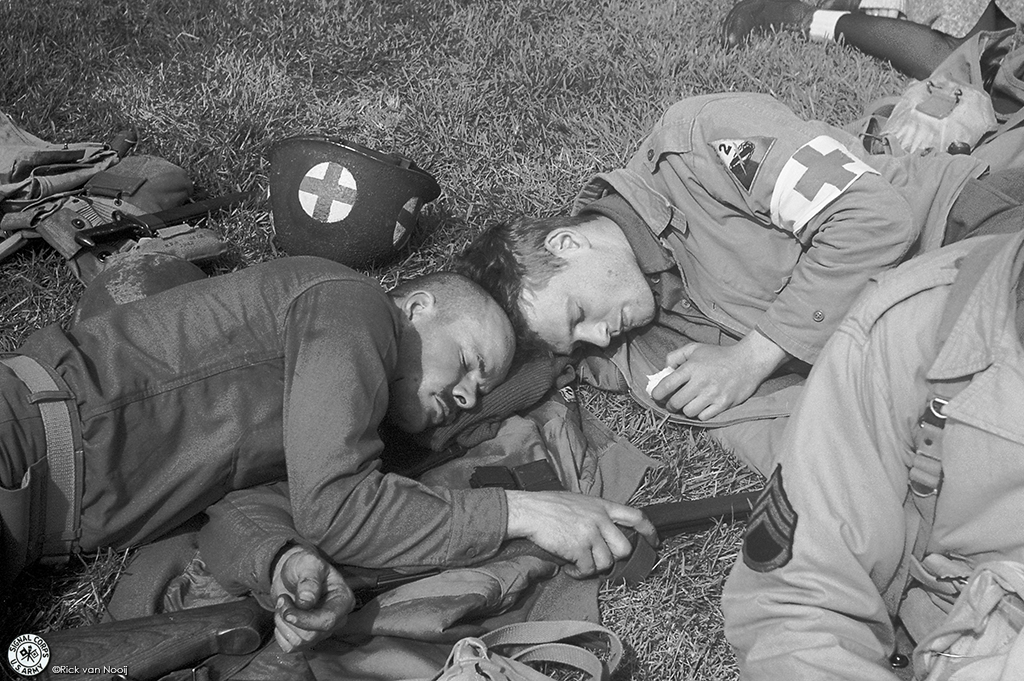 Zeiss Contax II, 50/1.5 Sonnar, Y2 filter, Fomapan 100
