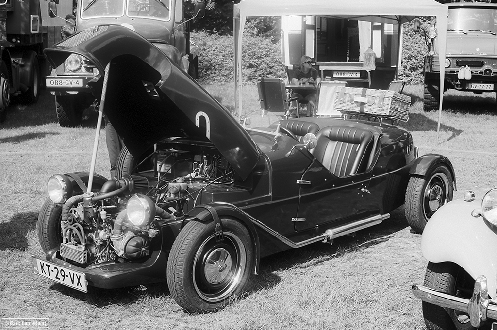 Voigtländer Vitessa N, 50mm f/3.5 Color-Skopar, Rollei Retro 80s
