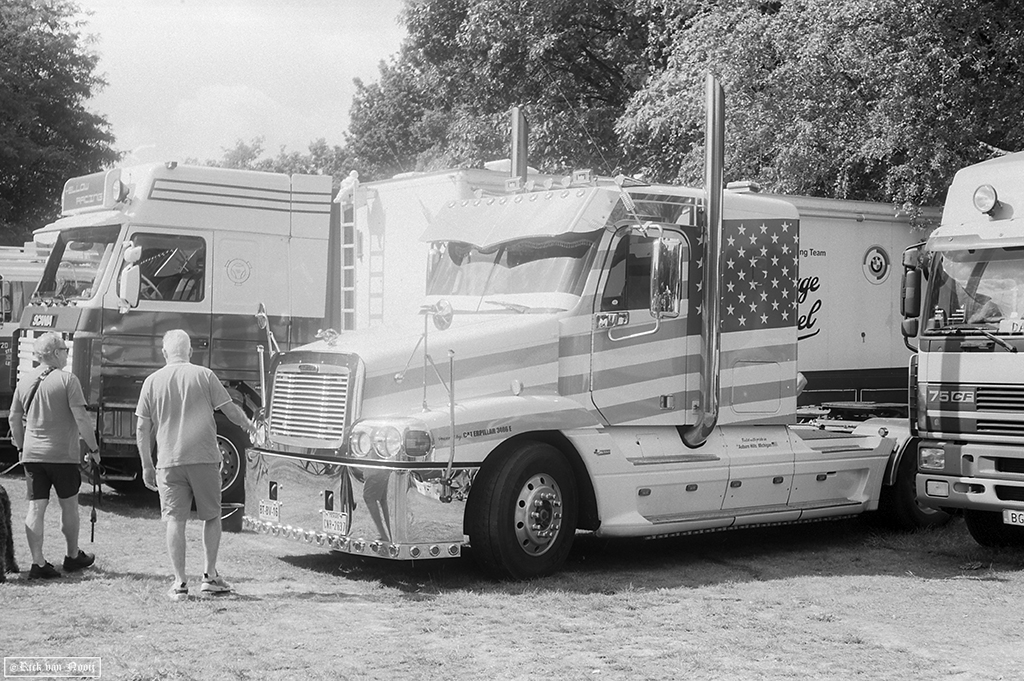 Voigtländer Vitessa N, 50mm f/3.5 Color-Skopar, Rollei Retro 80s
