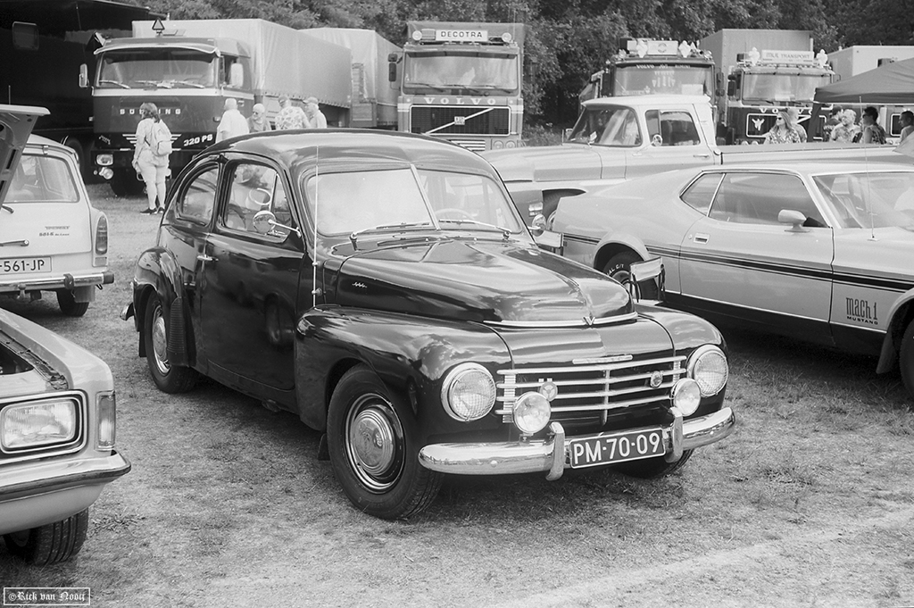 Voigtländer Vitessa N, 50mm f/3.5 Color-Skopar, Rollei Retro 80s 

