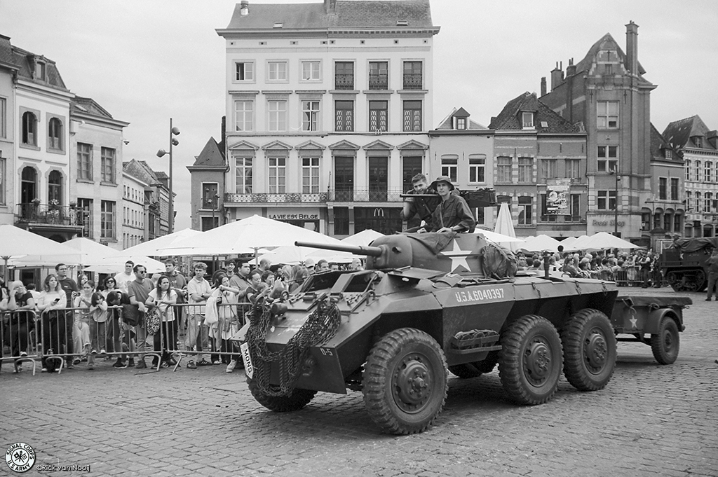 Leica IIIc, 35mm f/3.5 Elmar, Rollei Retro 80s
