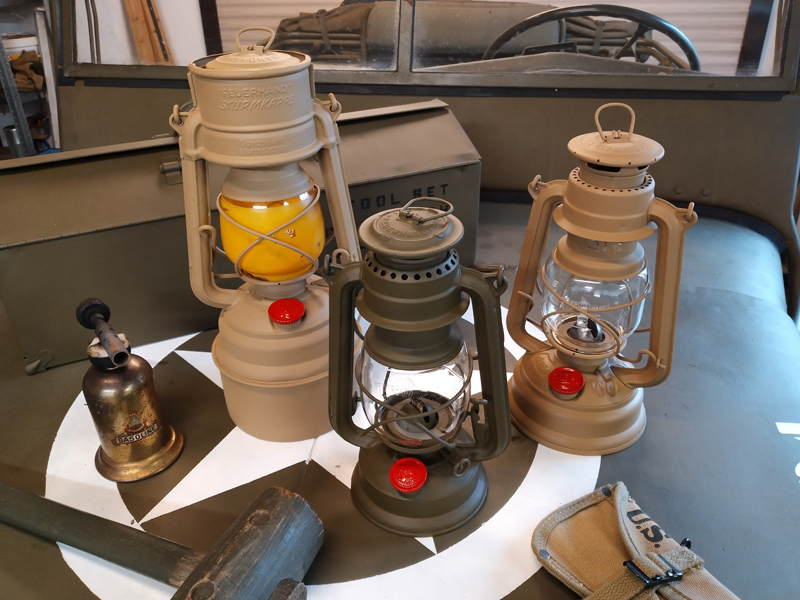 Spraypaint lanterns/lids. Stencilling tool box
